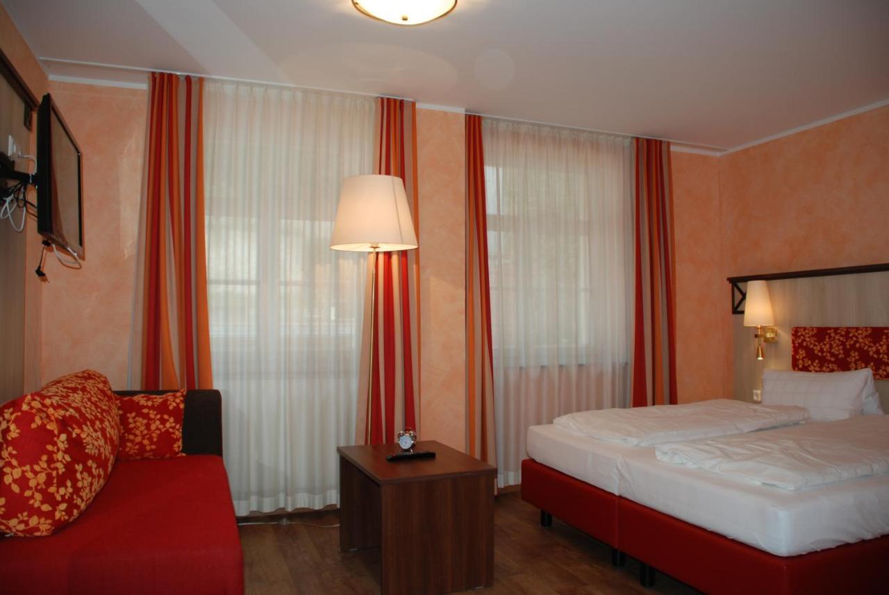 Hotel & Gaestehaus Seehof Meersburg Bagian luar foto