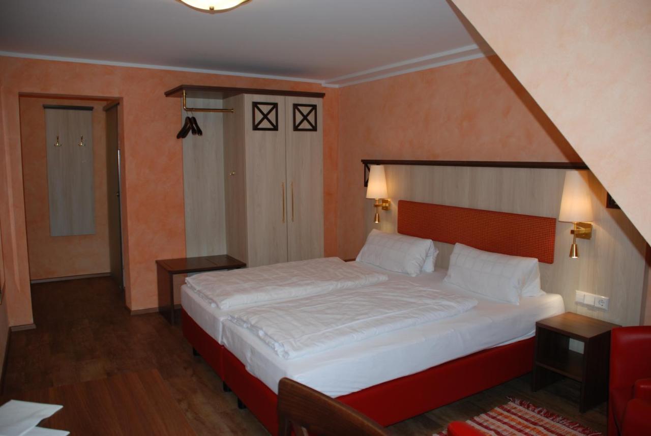 Hotel & Gaestehaus Seehof Meersburg Bagian luar foto